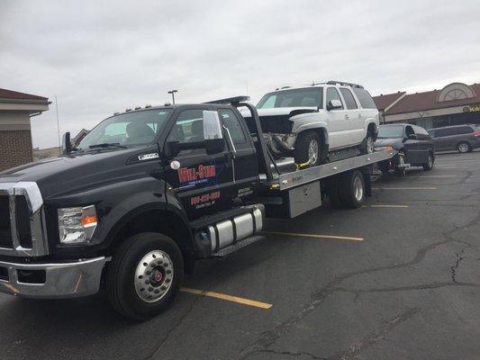 We offer fast response and professional trucks. We have trained technicians and affordable prices.