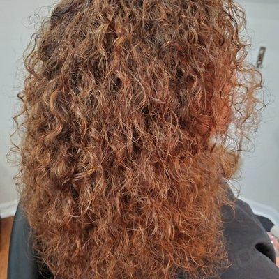 Just some red highlights to brighter her up.