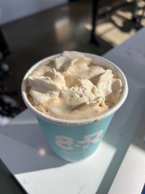 The "sweetie pie" sweet potato pie latte was 10/10.