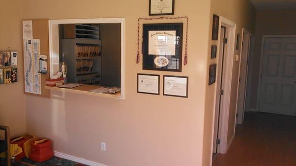 SiMPly chiropractic 2113 north main St suite 4, Cedar city
chiropractor waiting room