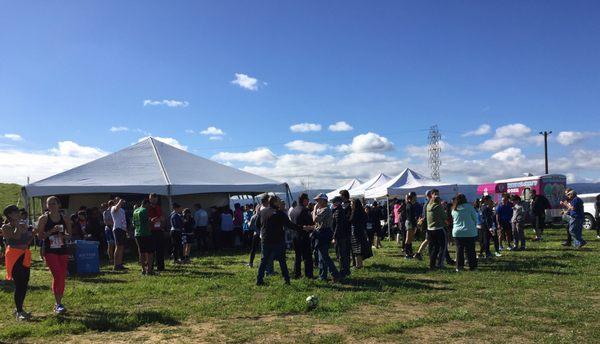 finish area....baskin robbins ice cream truck on the right!