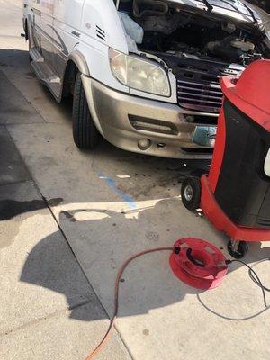 Fixing the air compressor on my freightliner sprinter vista cruiser