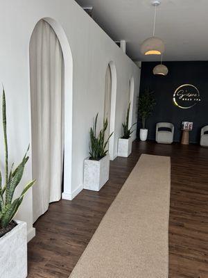 Entrance to the individual rooms