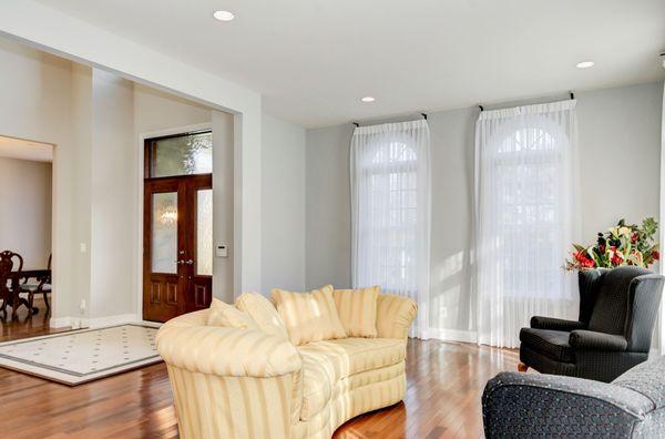 4028 Oxford St Annandale VA is FOR SALE. Receiving room