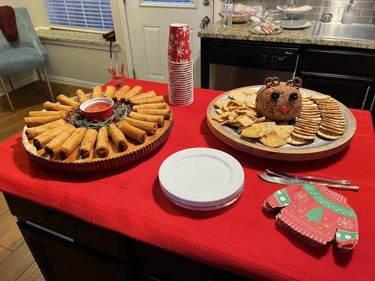 Asian egg rolls best party starter . #It's yummy I guarantee it!