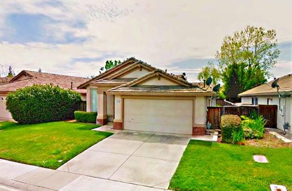2820 Turnbuckle Cir, Elk Grove, CA This Beautiful home in a lakeside community could be yours!