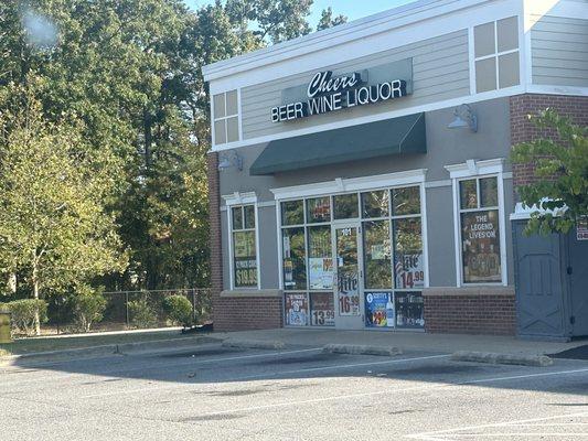 Entrance with parking lot.