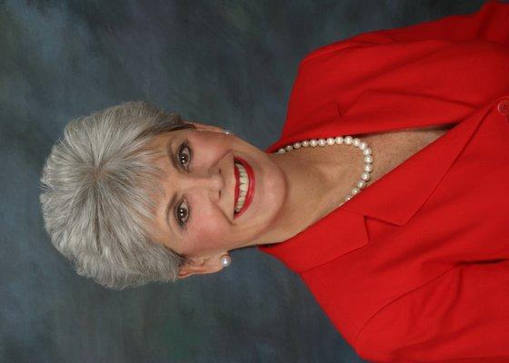 LAREE HUNTING
559 260-2222
DRE OO866458
GUARANTEE REAL ESTATE