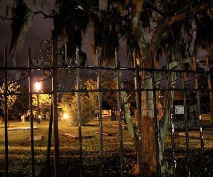 Colonial Park Cemetery Murders, duels, mass burials in pit graves