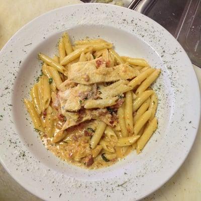 Penne ALLA vodka with chicken