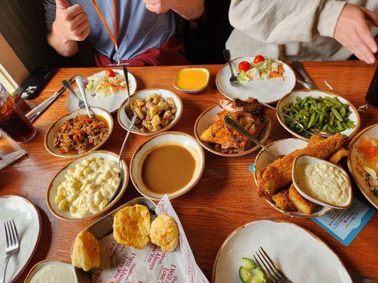 Green Beans, Baked Chicken, Beef Gravy, Salad, Herb Potatoes, Mac n Cheese, Pot Roast, Fried Catfish