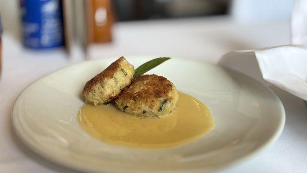 Hank's Seafood Restaurant