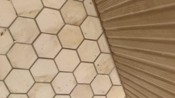 Honeycomb tile