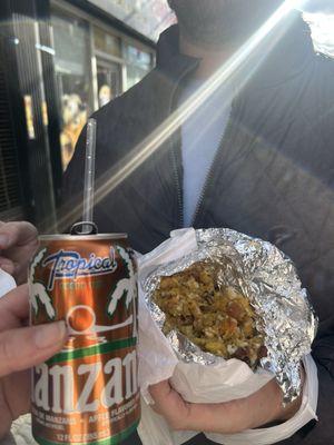 Un bolon mixto & a manzana. Perfect lunch!