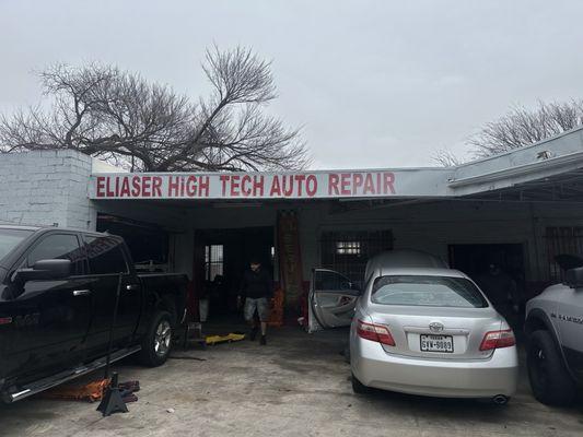 Honest reliable auto shop. 5 stars!