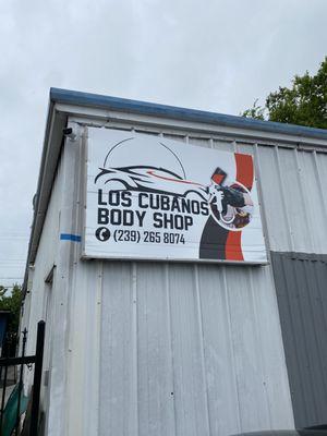 Los Cubanos Body Shop