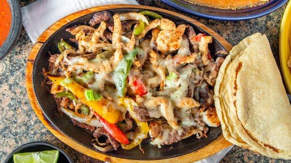 El Saguaro Mexican Grill & Night Club