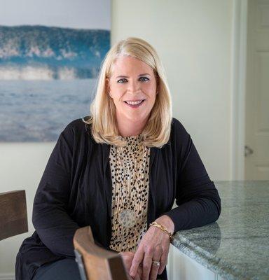 Eileen O'Hara, Realtor
"Award Winning Results With A Neighborhood Expert"