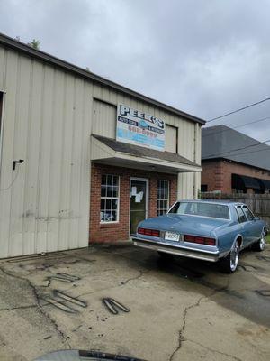 Peek's Auto Tops & Interiors