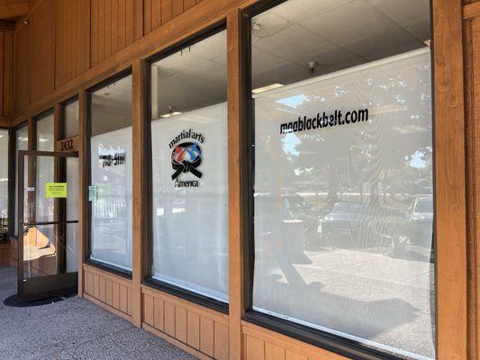 Crow Canyon Shopping Place