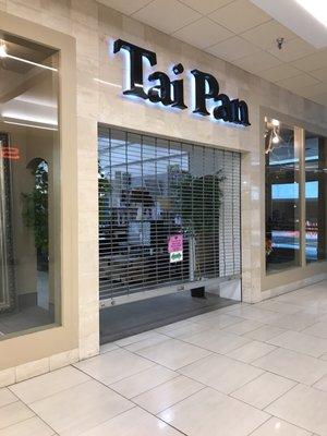 Apparently, you can't use this entrance...