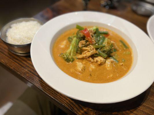 Thoom's Kitchen Thai Cuisine