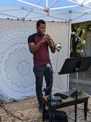 Live music at OFF THE WALL @ Kai