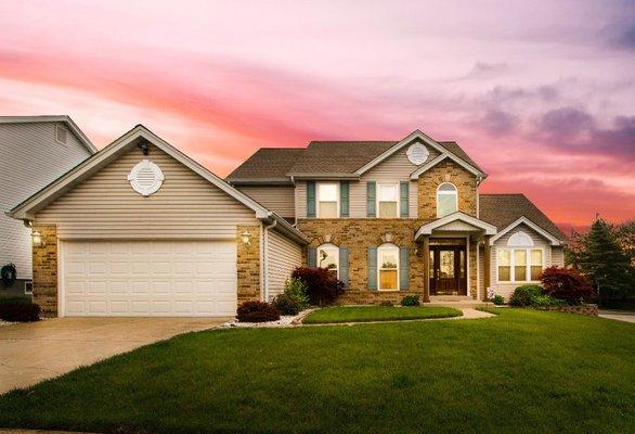 Use the same Real Estate Database that licensed Realtor use:
https://seanbonselaar.realscout.com/homesearch/map