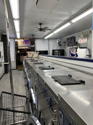 Bubbles & Bleach Laundromat and Wash & Fold Service