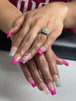 Vivi Nails