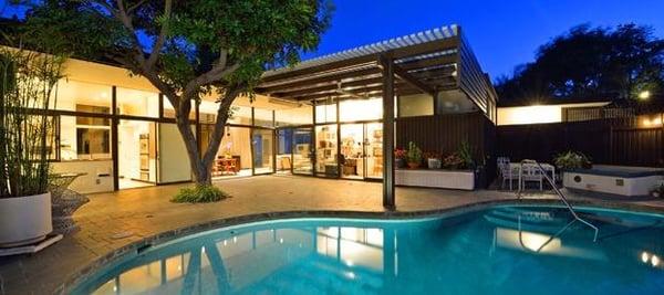 Offering real estate services for first time home buyers or those looking for their dream home in the Hollywood Hills area.