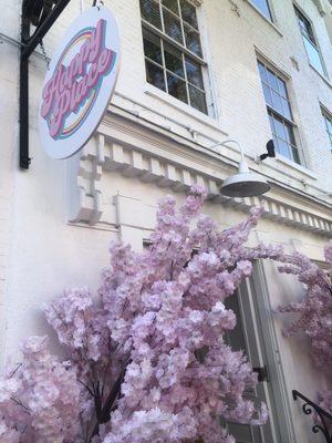 The front of this absolutely adorable boutique