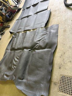 The whole vinyl kit laid out. Rear area looks like they sent me the one for a Bronco, not a Ramcharger. JUNK