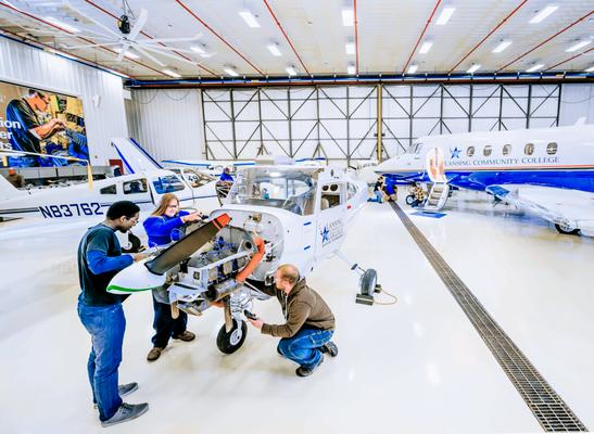 Lansing Community College - Aviation Maintenance Technology