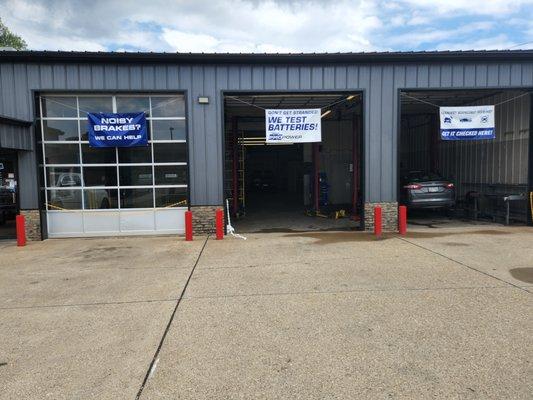 Henry's Service Center