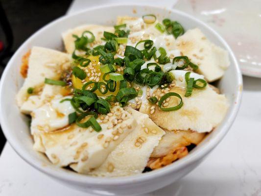 Dinner @Viet Chubby Boy; 7/10/2023. Hubby ordered this Tofu dish, comes w/One Over easy Egg & Kim Chee & Veggies. He enjoyed it :). Mahalo!