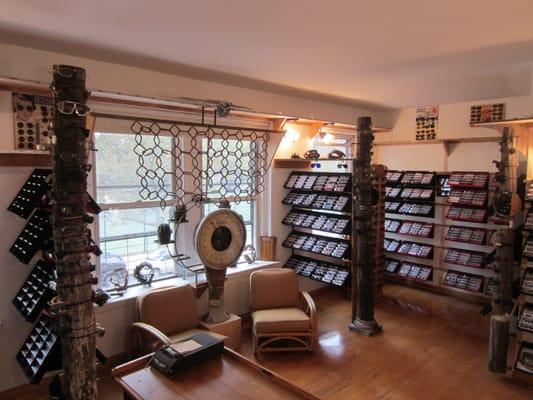 a. vanhoek-retro-optics.com