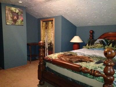 Marsh Creek Cabin can accommodate up to 5 comfortably.