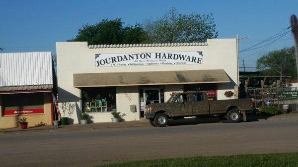 Jourdanton Hardware