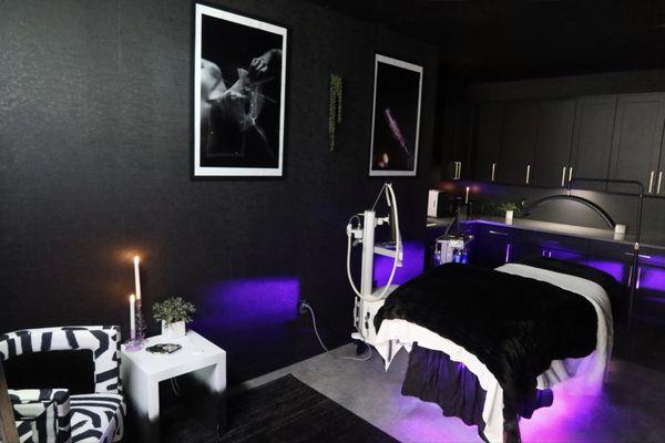 ESTHETICIAN ROOM