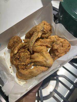 5 Wings - Wings are always seasoned well but they never fail to have tiny wings!