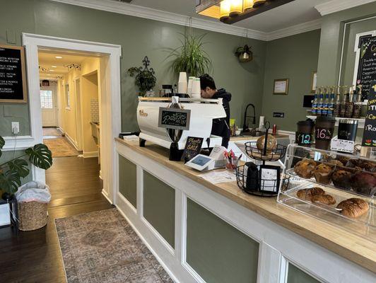 Shake & Bops Botanical Cafe