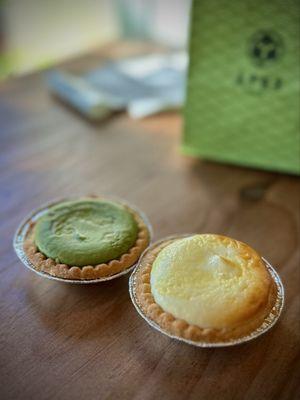 Matcha and hokkaido cheese tart