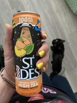 got free edibles along with all the other good stuff from bulldog