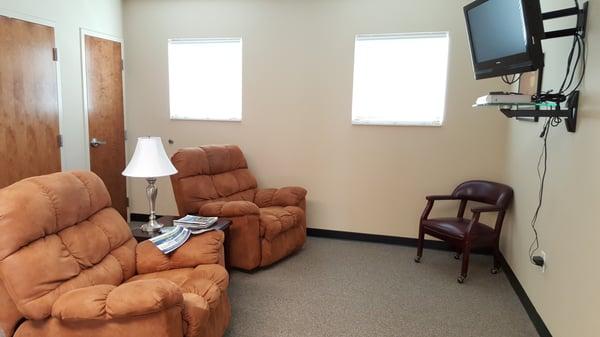 Winchester Municipal Airport (BGF)