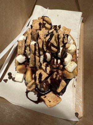 S'mores waffle