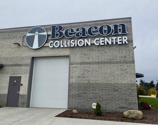 Beacon Collision Center - Youngstown