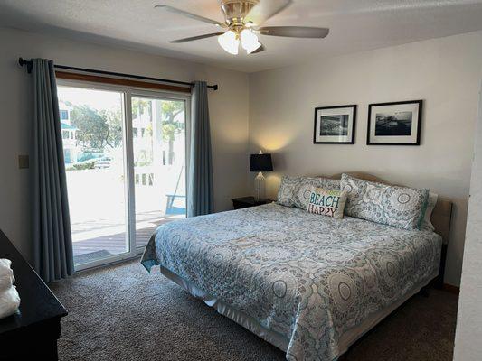 Second king bedroom with vanity