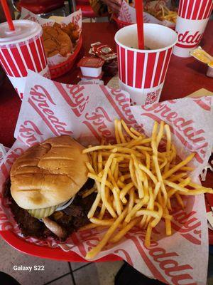 Freddy's Frozen Custard & Steakburgers
