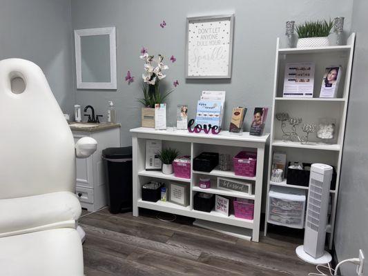 Feel Young Again Aesthetics #medicalspa #medspa #Aesthetics #lipfiller #versa #lips #filler #injections #botox #radiesse #milansalonandspa